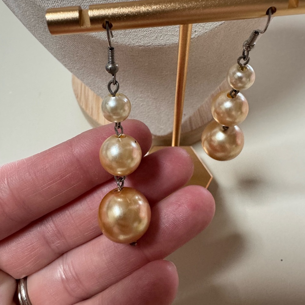 Three Faux Pearl Ombré Drop Earrings ⭐️3 for $20⭐️